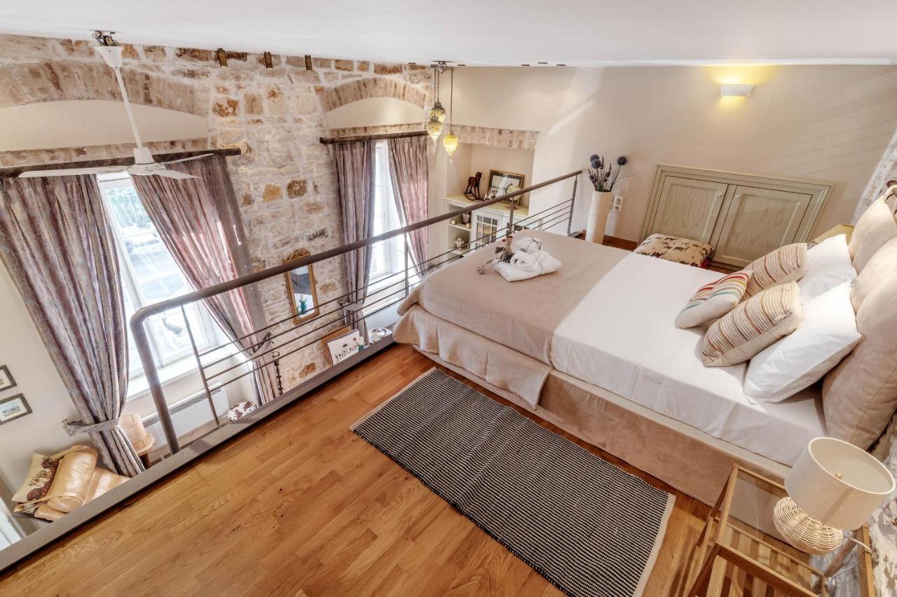 Mouragia Loft - Waterfront Old Corfu Town Apartment ภายนอก รูปภาพ