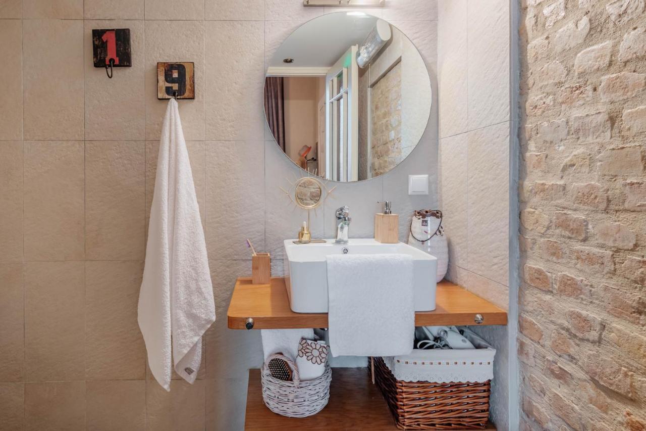 Mouragia Loft - Waterfront Old Corfu Town Apartment ภายนอก รูปภาพ